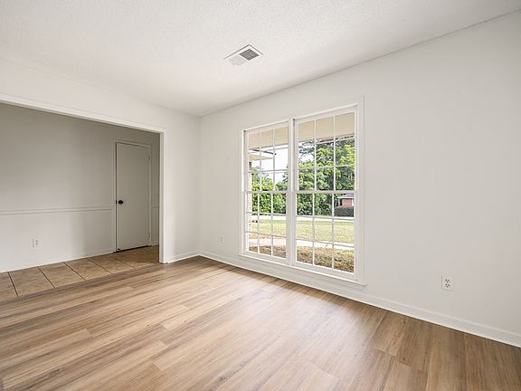 5th image of 1315 Fletcher Dr