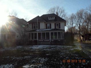 629 S 4th St, Watseka, IL 60970