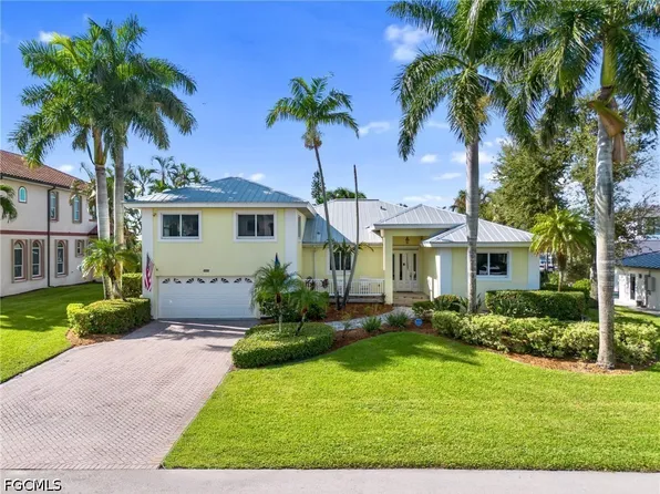 822 Cypress Lake Cir, Fort Myers, FL 33919