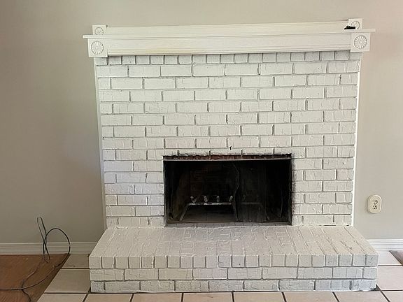 3rd image of 2983 Deshong Dr