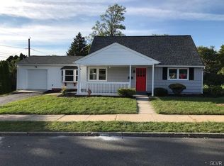 2004 Fireside Dr, Bethlehem, PA 18018