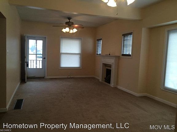 2nd image of 923 27th St