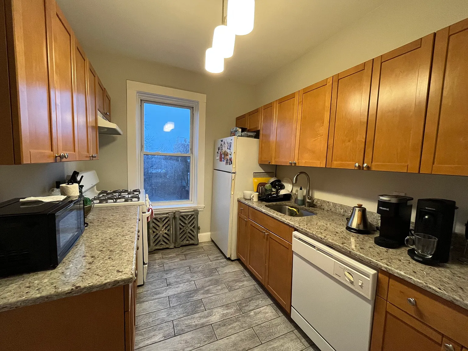 3 bed, $3,990 — Photo 2
