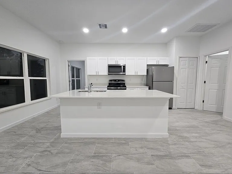 444 Genoa Ave S — Photo 10