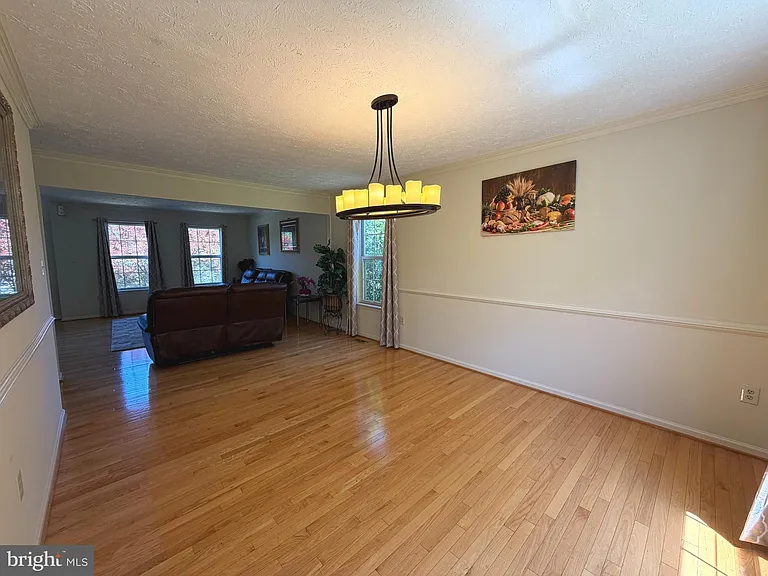 407 Tamarack Cir — Photo 10