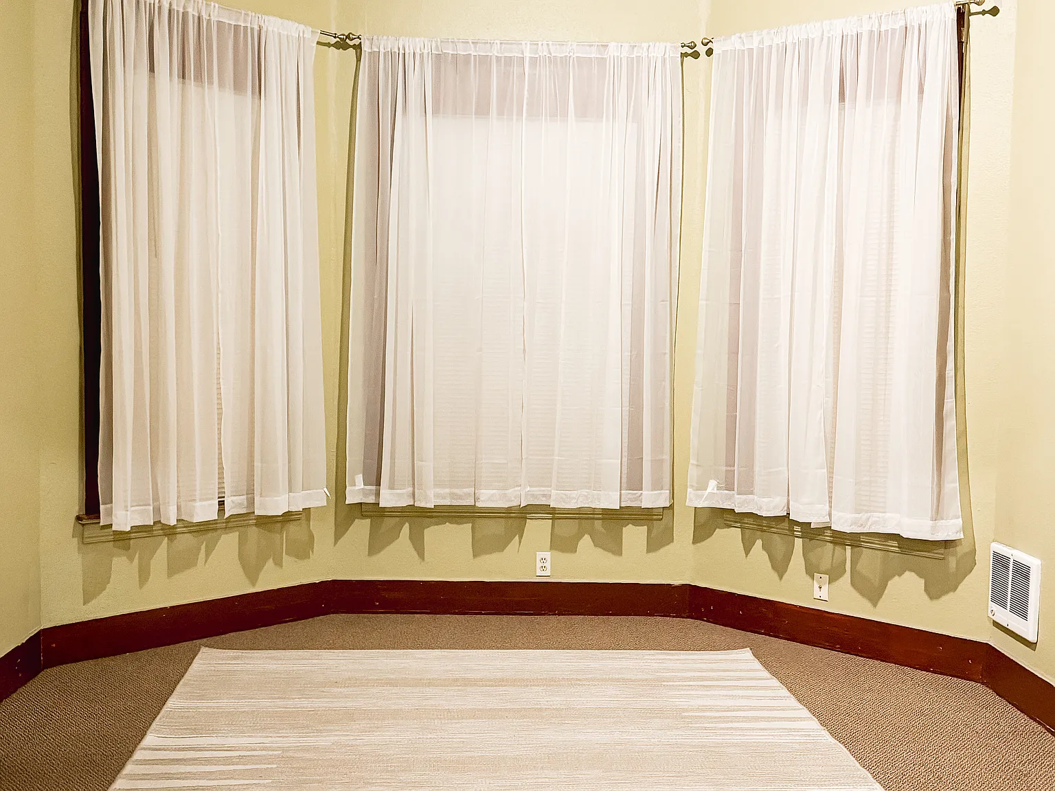 Studio, 400 sqft, $1,150 — Photo 3