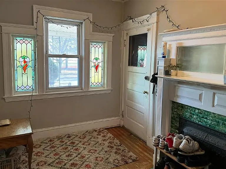 187 College Ave #1 — Photo 4