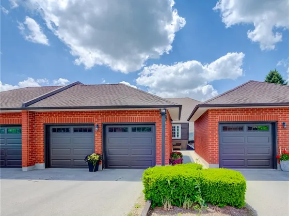 10 Isherwood Ave #18, Cambridge, ON N1R 8L8