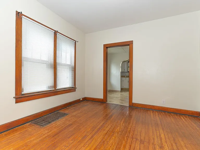 1910 N Weinbach Ave — Photo 14
