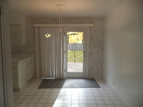 5th image of 3775 Edinburgh Dr