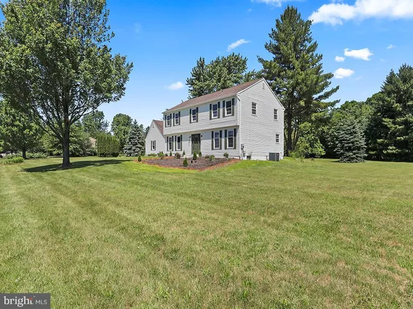 5843 Lexington Dr, Pipersville, PA 18947