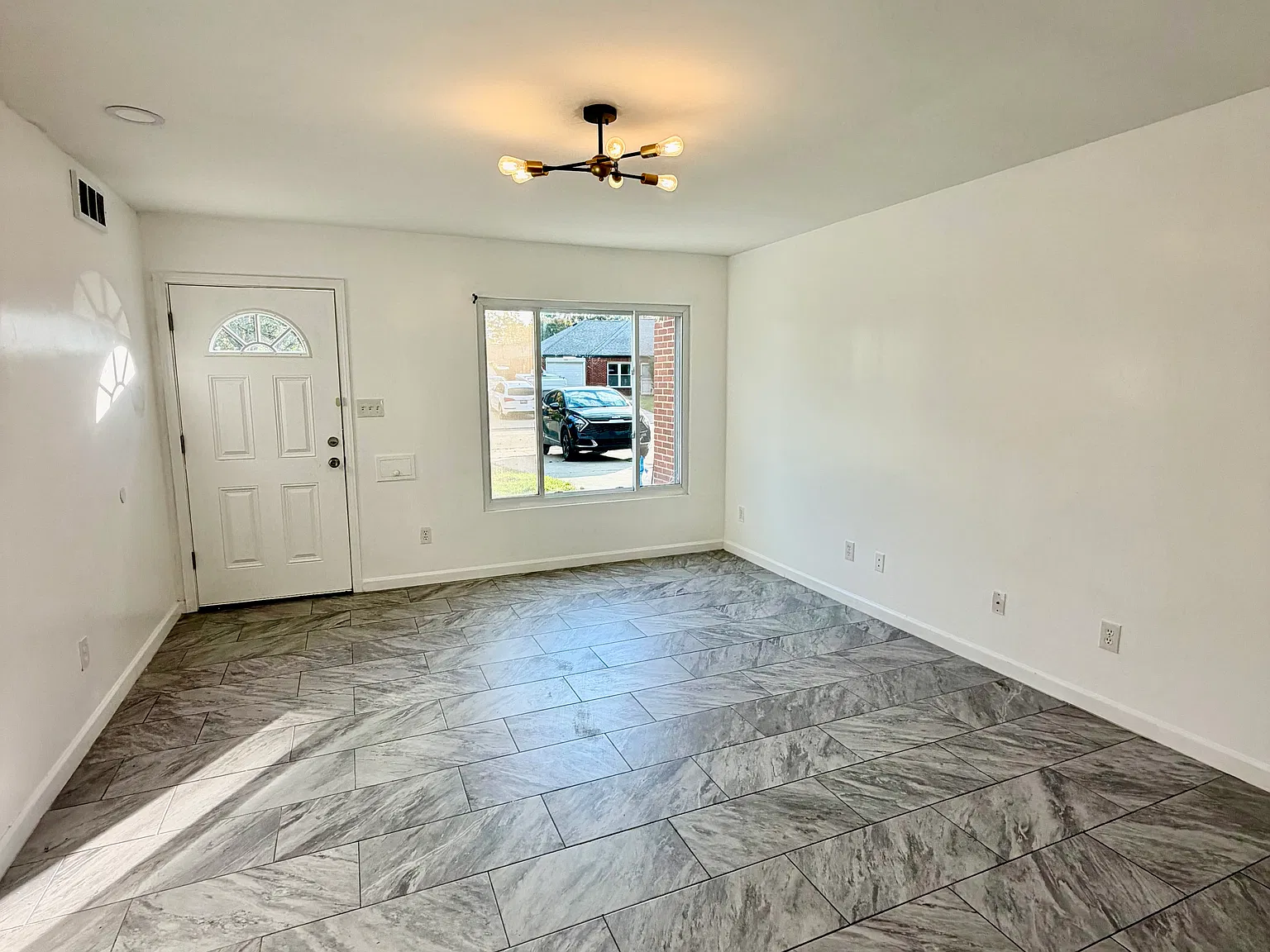 3 bed, $1,850 — Photo 4
