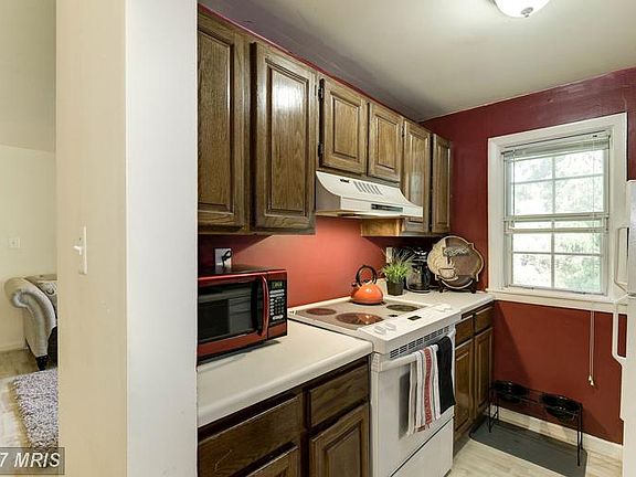 2nd image of 820 S Arlington Mill Dr #3-301