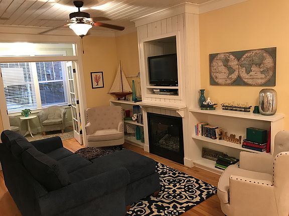 Built-in Book Shelves