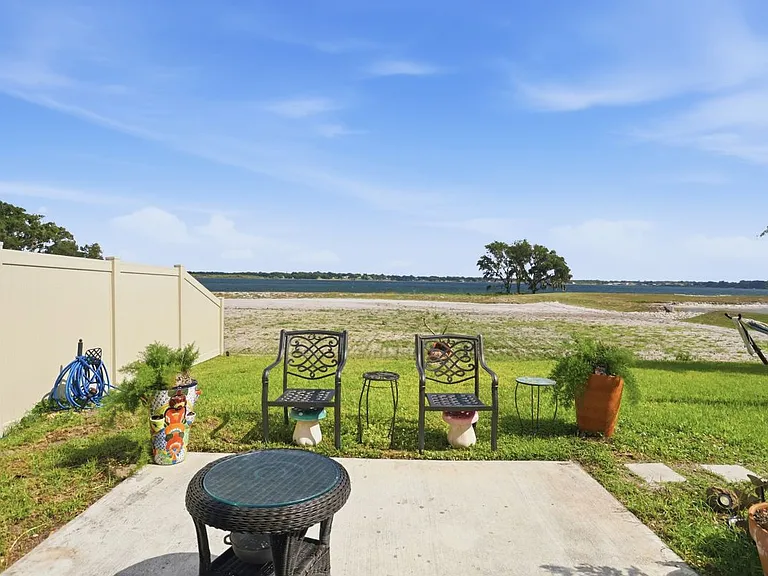 740 Trotters Dr — Photo 3