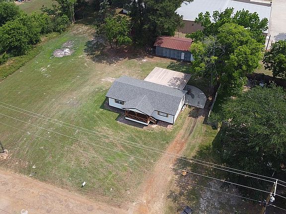 5th image of 601 W Frazior St