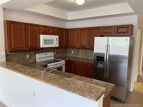 3rd image of 1200 NE 105th St APT 26
