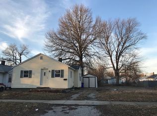 928 W Waggoner St, Decatur, IL 62526