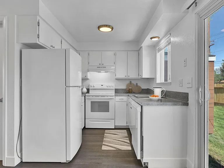Grover Townhomes — Photo 13