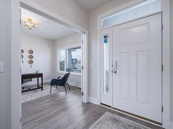 2nd image of 1585 Hannah Ln