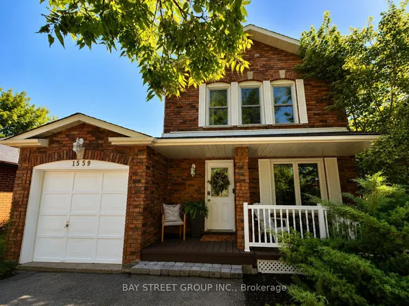 1559 Parish Ln, Oakville, ON L6M 2Z6