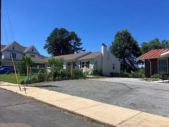 2nd image of 915 Anderson St