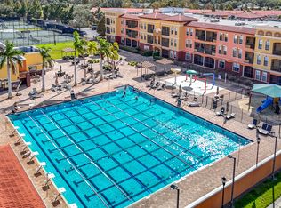 13941 Clubhouse Dr, Tampa, FL 33618