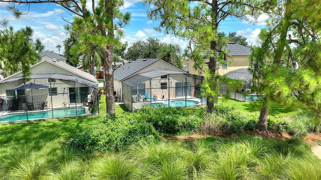 3 bed, 2.0 bath, 1130 sqft, $2,300 — Photo 4