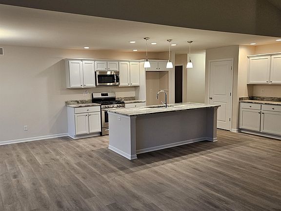 3rd image of 5031 Keri Dr