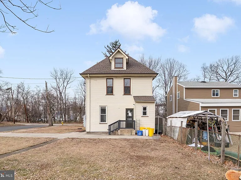 7504 Zimmerman Ave #B — Photo 2