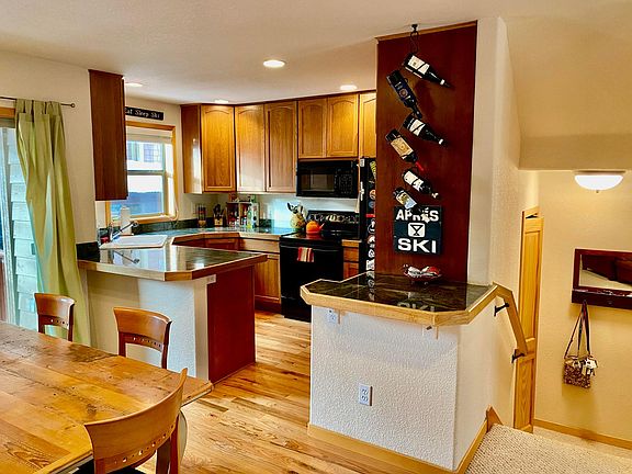 4th image of 102 Sawyer Cir