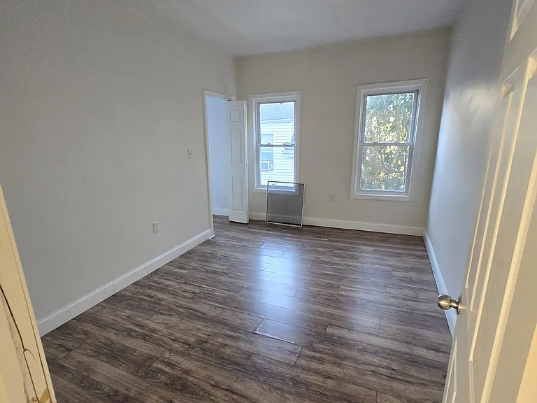 96 Moraine St #2 — Photo 4