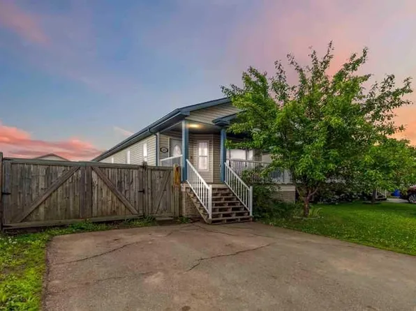 221 W Ash Way, Wood Buffalo, AB T9K 0G2