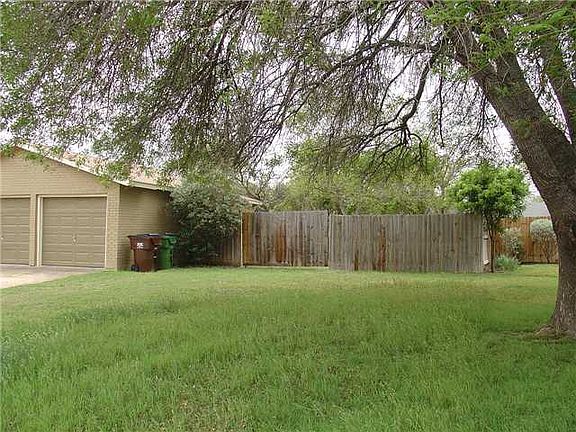 4th image of 1502 Wildflower Dr