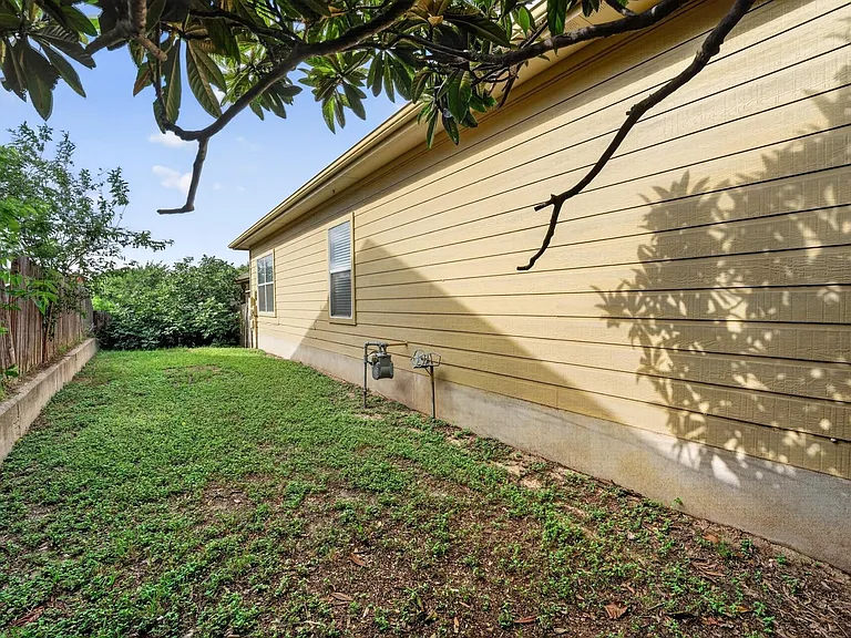 5625 Signal Point — Photo 3