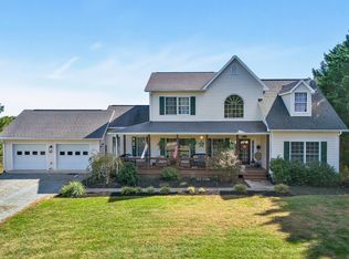 2638 Bluewater Dr, Moneta, VA 24121
