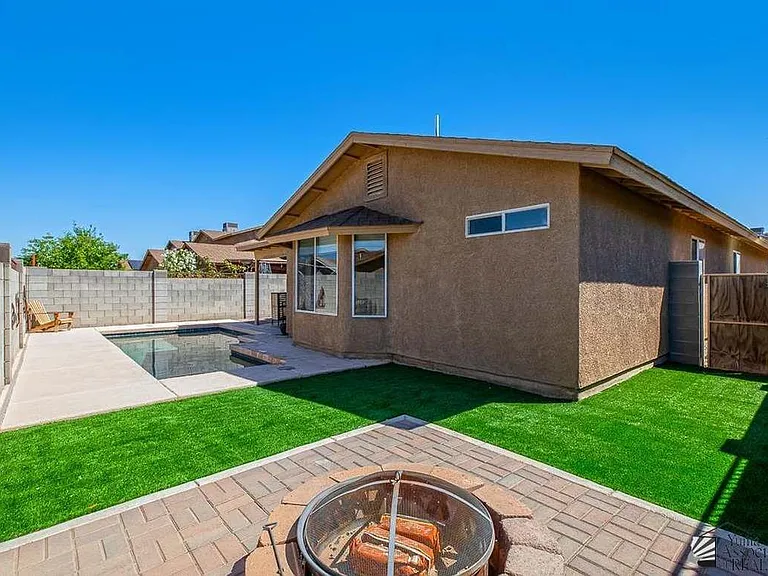 4080 S Sunlight Way — Photo 1