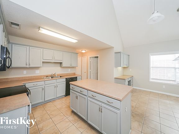 5th image of 10132 Lynham Dr
