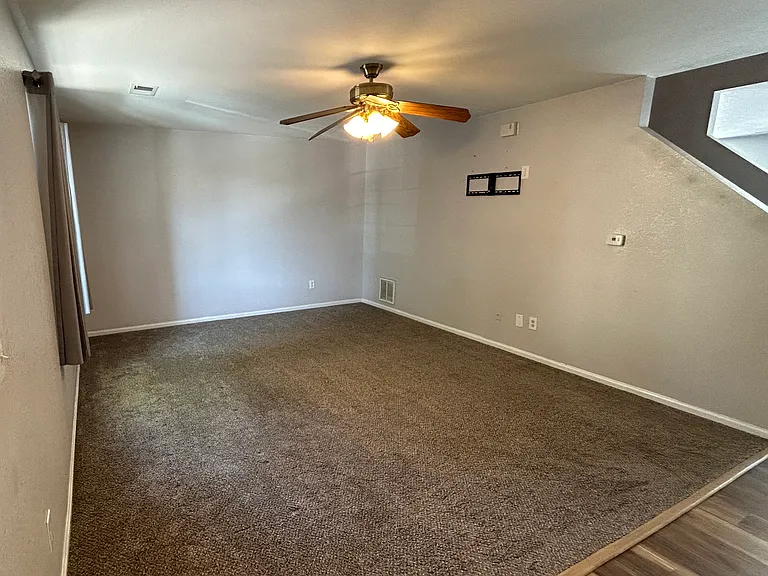 10116 Fairfax Ct — Photo 2