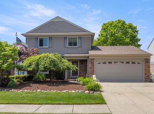 22804 Fox Chase Ln, Brownstown, MI 48134