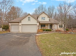 145 Rollingbrook Dr NE, Ada, MI 49301