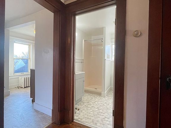 4th image of 1334 Rosewood St