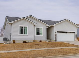 908 36th St SW, Bondurant, IA 50035