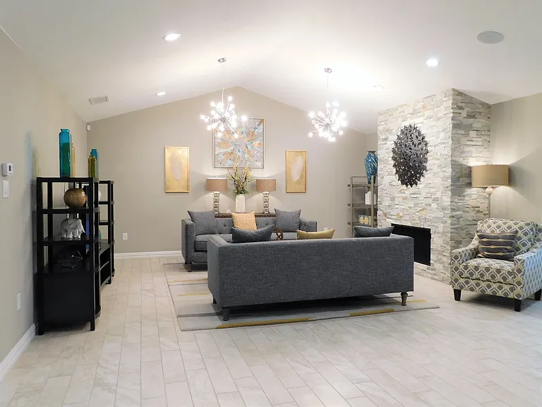 Park West Apartments — Photo 10
