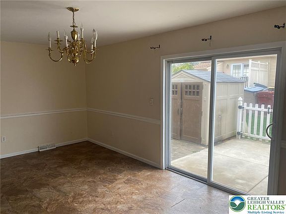3rd image of 20 Lincoln Pl