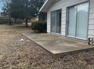 825 W Valley Ct, Springfield, MO 65807