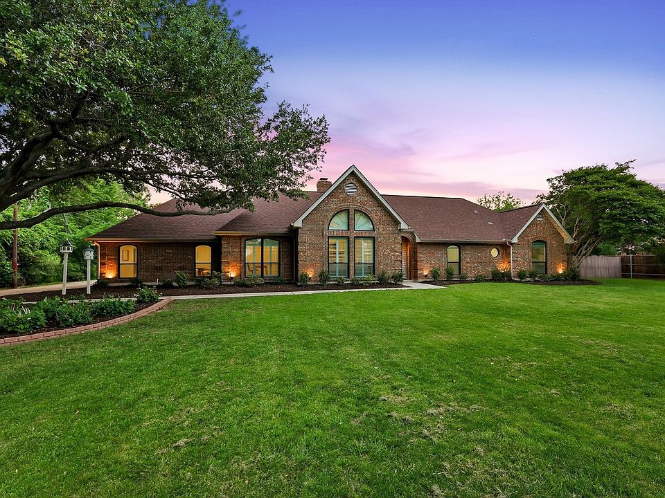 1st image of 2400 Emerald Cir