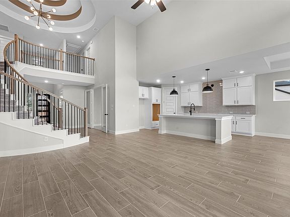 4th image of 414 Sunlight Rise Rd