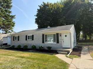 4225 Grace Ave, Wayne, MI 48184