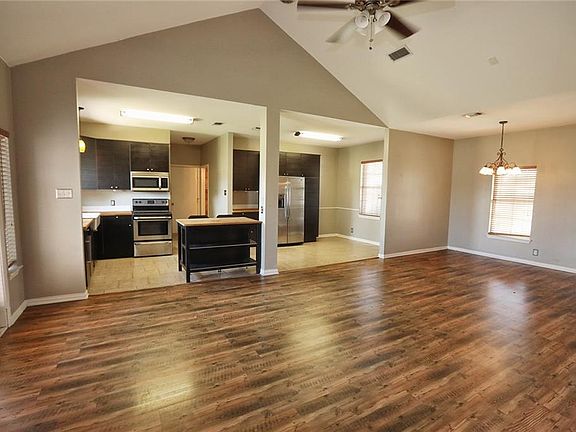 4th image of 11840 Hill Country Cir
